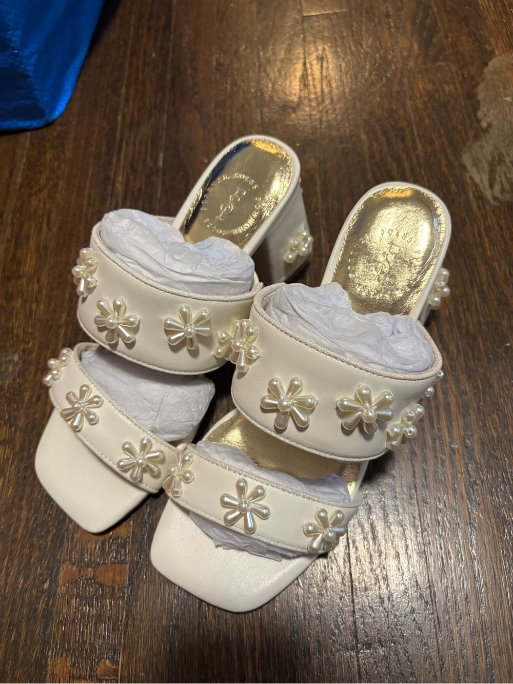 Forever Soles, Floral Pearl-Embellished Block Heel Sandals, Size 37 - Picture 3 of 7